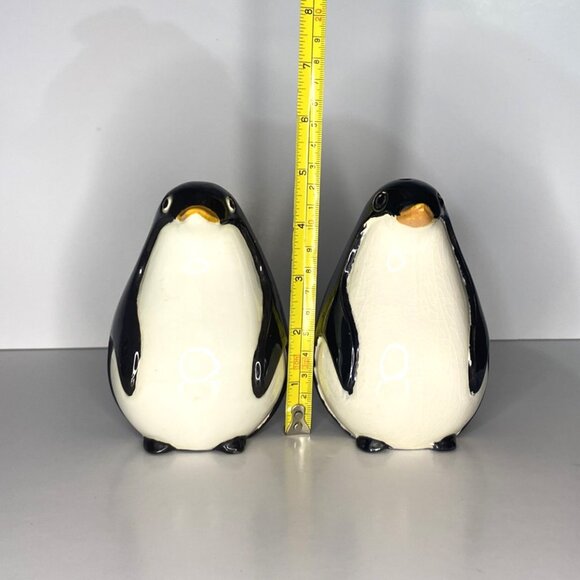 Large Penguin Salt & Pepper Shakers, Vintage, Collectible - Picture 5 of 6